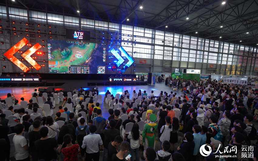 所有家庭成 所有家庭成