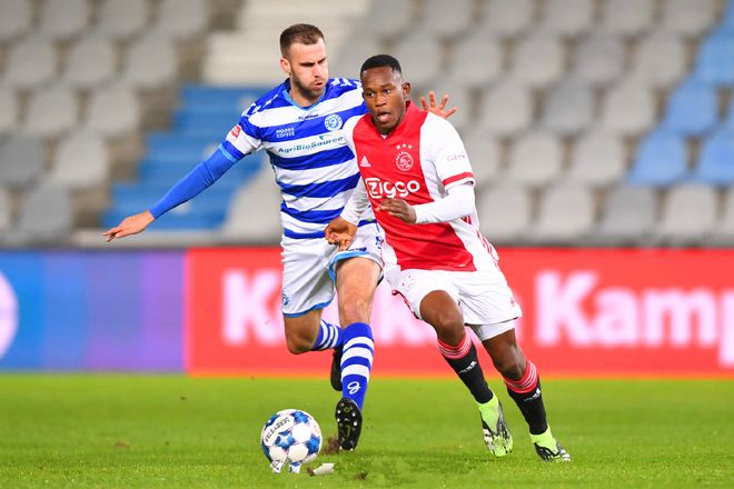 他们出国追 他们出国追